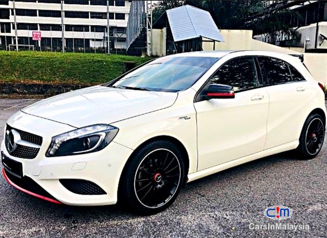 Mercedes Benz A200 TURBO LUXURY SPORT HATCHBACK Automatic 2013 in Malaysia - image