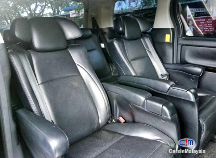 Toyota Vellfire 2.4-Liter Luxury Family MPV 7 Seater Automatic 2014 - image 6