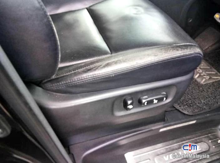 Toyota Vellfire 2.4-Liter Luxury Family MPV 7 Seater Automatic 2014 - image 9