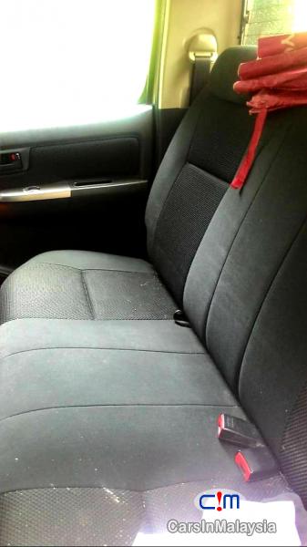 Toyota Hilux 2.5 4X4 TURBO DIESEL AUTO Automatic 2013 - image 7