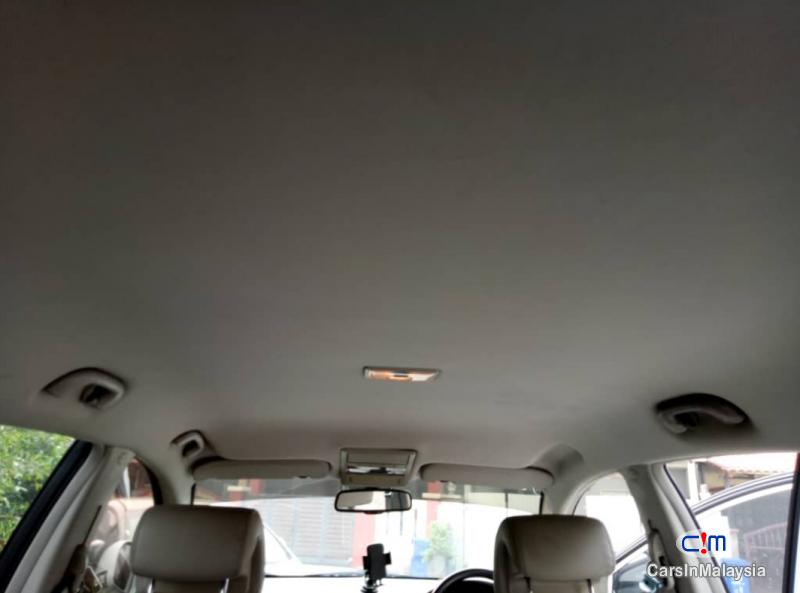 Chevrolet Captiva 2.0-LITER LUXURY FAMILY SUV Automatic 2013 - image 5
