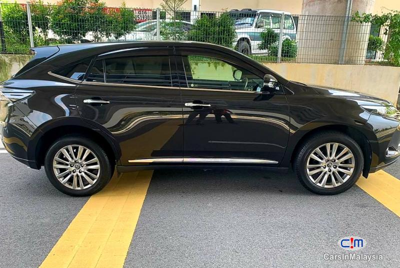 Toyota Harrier 2.0-LITER LUXURY SUV Automatic 2015 in Malaysia