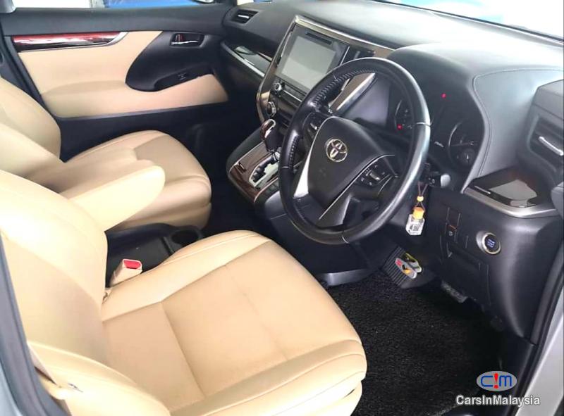 Toyota Vellfire 2.5-LITER LUXURY FAMILY SUV Automatic 2015 - image 10