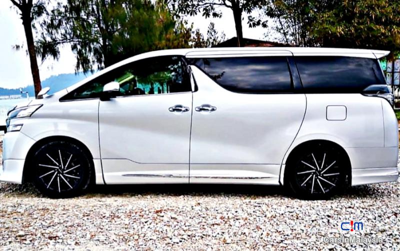 Toyota Vellfire 2.5-LITER LUXURY FAMILY SUV Automatic 2015 in Malaysia