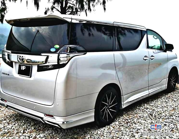 Toyota Vellfire 2.5-LITER LUXURY FAMILY SUV Automatic 2015 - image 5