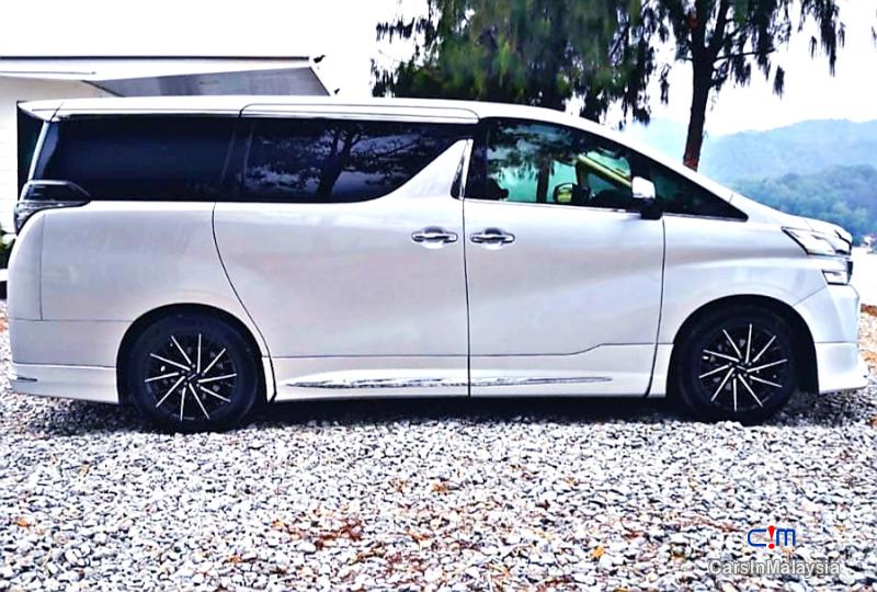 Toyota Vellfire 2.5-LITER LUXURY FAMILY SUV Automatic 2015 - image 6