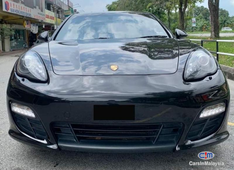 Porsche Panamera 4.8-LITER LUXURY SUPER SPORT CAR Automatic 2011 - image 3