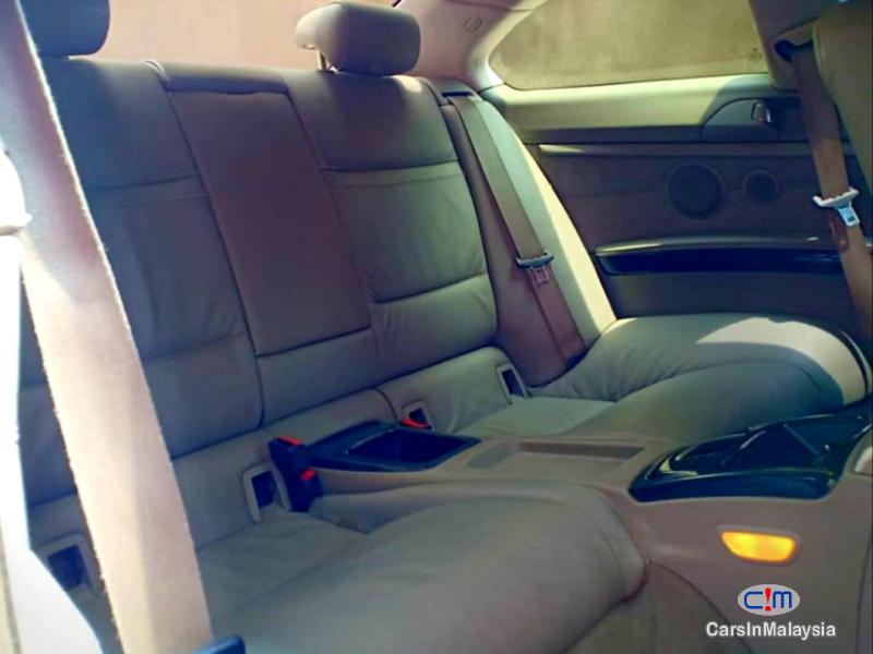 BMW 3 Series 3.5-LITER LUXURY SPORT SEDAN Automatic 2010 in Kuala Lumpur - image