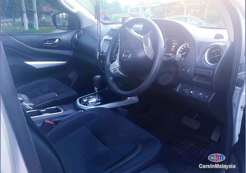 Nissan Navara 2.5-LITER 4X4 DOUBLE CAB DIESEL TURBO Automatic 2016 - image 10