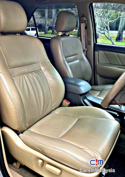 Toyota Fortuner 2.7 4WD 7 SEATER LUXURY FAMILY SUV Automatic 2012 - image 13