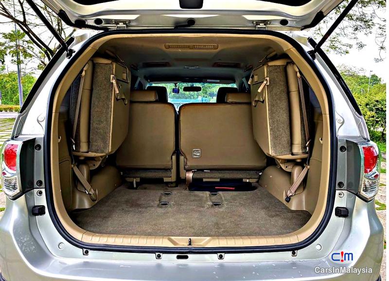 Toyota Fortuner 2.7 4WD 7 SEATER LUXURY FAMILY SUV Automatic 2012 - image 14