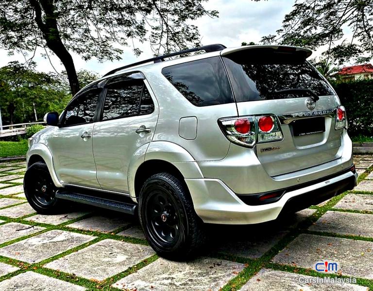 Toyota Fortuner 2.7 4WD 7 SEATER LUXURY FAMILY SUV Automatic 2012 - image 6