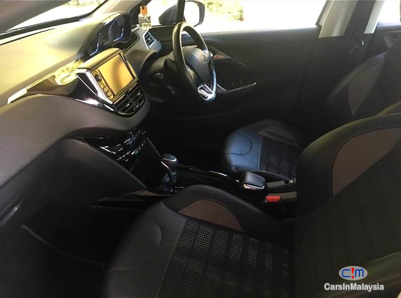 Peugeot 2008 1.6-LITER TURBO FAMILY SUV Automatic 2017 - image 3