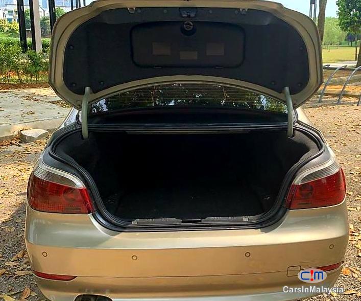 BMW 5 Series 2.5-LITER DOUBLE VANOS LUXURY SALOON Automatic 2009 in Malaysia - image