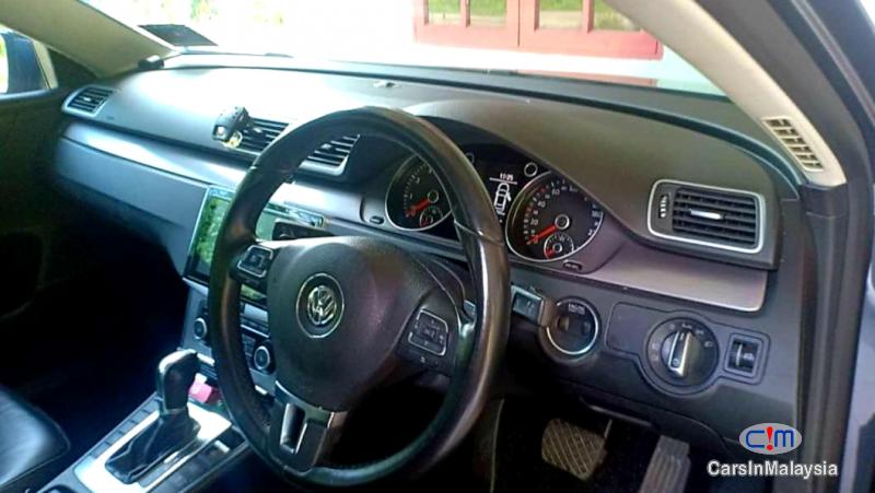 Volkswagen Passat 1.8-LITER LUXURY TURBO SEDAN Automatic 2011 - image 12