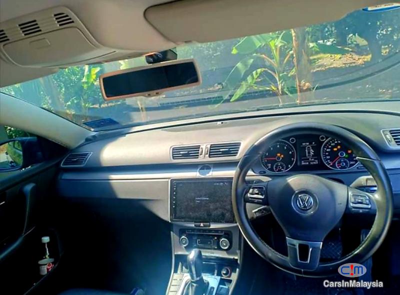 Volkswagen Passat 1.8-LITER LUXURY TURBO SEDAN Automatic 2011 - image 9