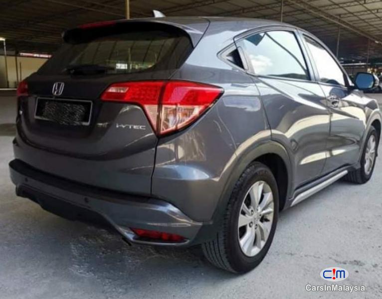 Honda HR-V 1.8-LITER ECONOMY SUV Automatic 2015 - image 3