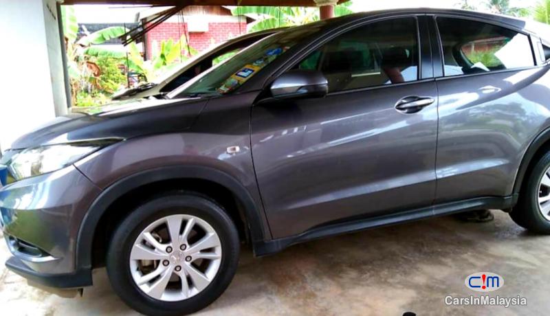 Honda HR-V 1.8-LITER ECONOMY SUV Automatic 2015 - image 6