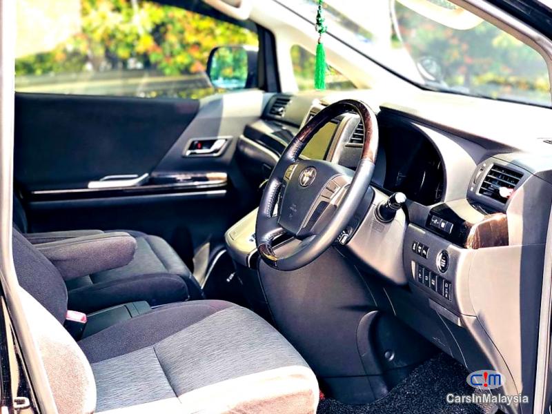 Toyota Vellfire 3.5-LITER LUXURY 7 SEATER MPV Automatic 2016 - image 10