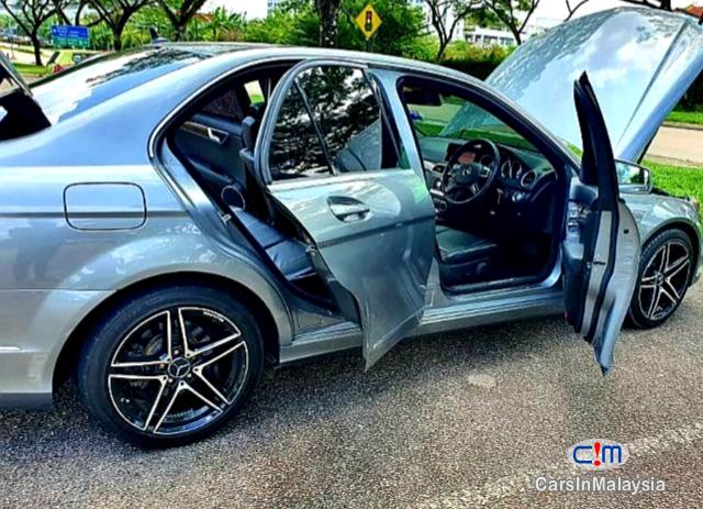 Mercedes Benz C250 CGI 1.8-LITER TURBO LUXURY SEDAN Automatic 2011 - image 12