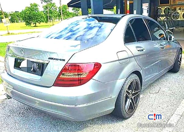 Mercedes Benz C250 CGI 1.8-LITER TURBO LUXURY SEDAN Automatic 2011