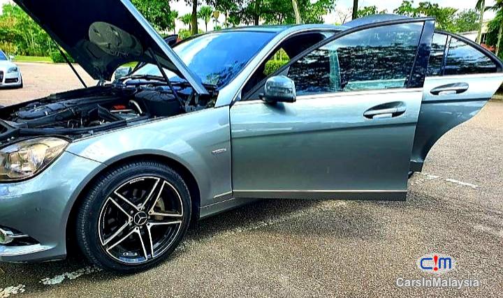 Mercedes Benz C250 CGI 1.8-LITER TURBO LUXURY SEDAN Automatic 2011 in Kuala Lumpur
