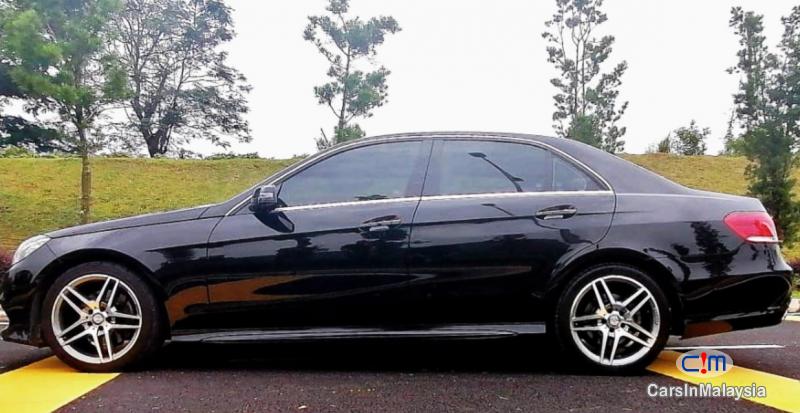 Mercedes Benz E300 2.1-LITER TURBO DIESEL LUXURY SEDAN Automatic 2014 - image 13