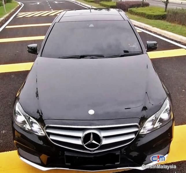 Mercedes Benz E300 2.1-LITER TURBO DIESEL LUXURY SEDAN Automatic 2014 - image 15