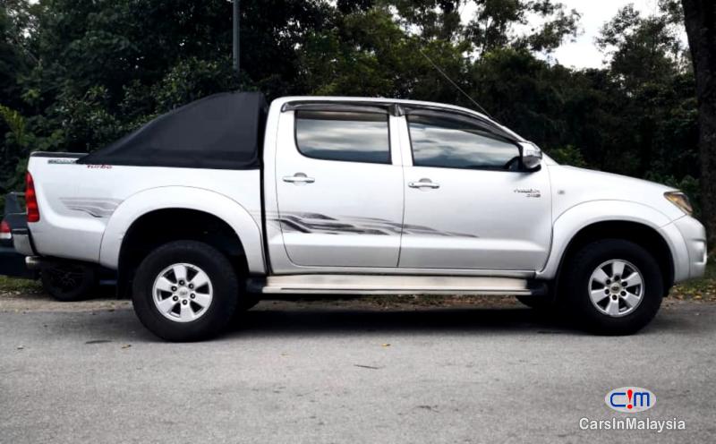 Picture of Toyota Hilux 2 5-LITER DOUBLE CAB AUTO DIESEL TURBO Automatic 2011