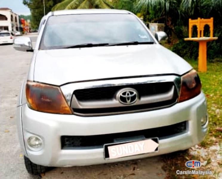Toyota Hilux 2 5-LITER DOUBLE CAB AUTO DIESEL TURBO Automatic 2011