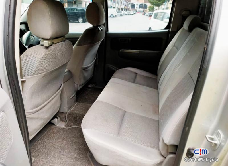 Toyota Hilux 2 5-LITER DOUBLE CAB AUTO DIESEL TURBO Automatic 2011 in Selangor - image