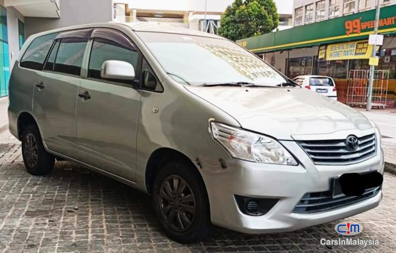 Toyota Innova 2.0-LITER FAMILY MPV 7 SEATER Automatic 2011 - image 10