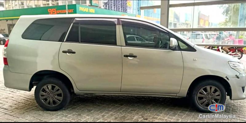 Toyota Innova 2.0-LITER FAMILY MPV 7 SEATER Automatic 2011 - image 11