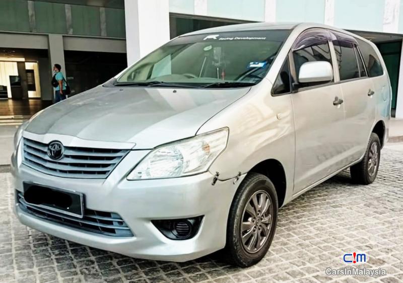 Toyota Innova 2.0-LITER FAMILY MPV 7 SEATER Automatic 2011 - image 4