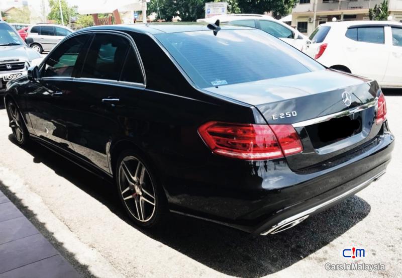 Mercedes Benz E250 1.8-LITER LUXURY TURBO SEDAN Automatic 2017
