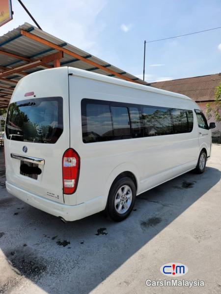 CAM Placer 2.5-LITER PASSENGERS VAN MPV 18 SEATERS Manual 2017 - image 2