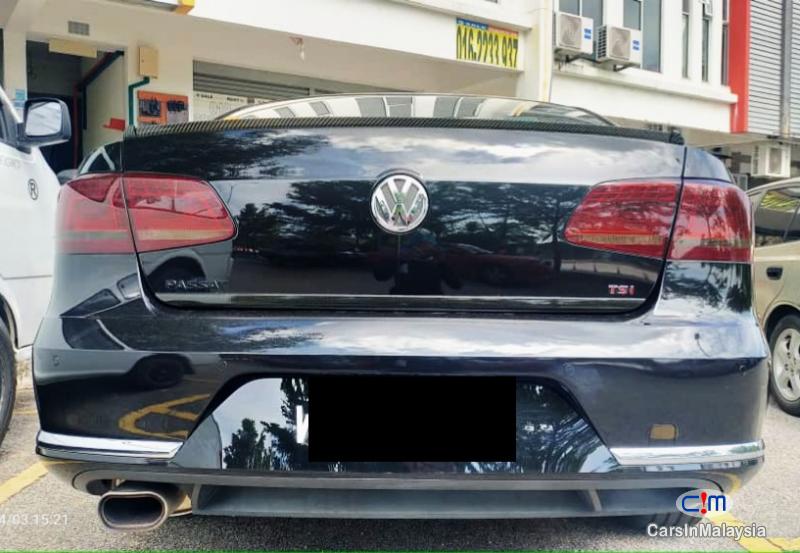 Volkswagen Passat 1.8-LITER LUXURY TURBO SEDAN Automatic 2013