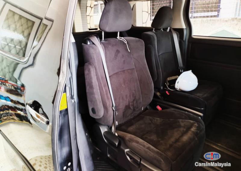 Toyota Vellfire 2.4-LITER LUXURY MPV 7 SEATER Automatic 2014 - image 10