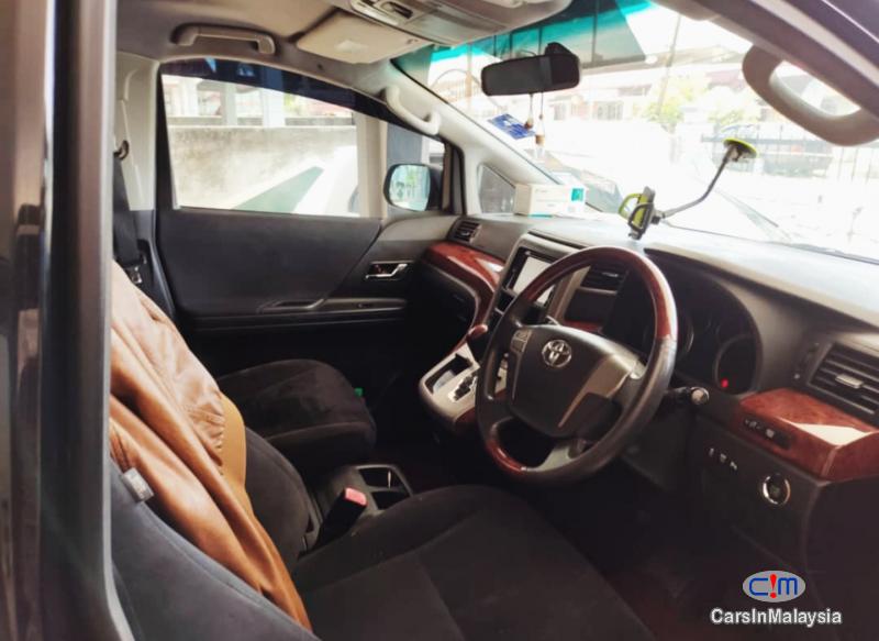 Toyota Vellfire 2.4-LITER LUXURY MPV 7 SEATER Automatic 2014 in Malaysia