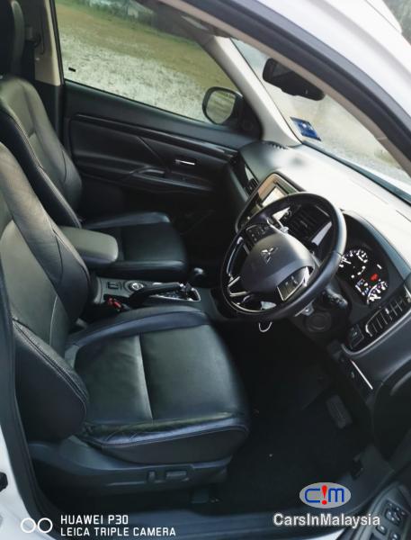 Mitsubishi Outlander 2.4-LITER LUXURY AWD CVT SUV 7 SEATER Automatic 2017 in Kuala Lumpur