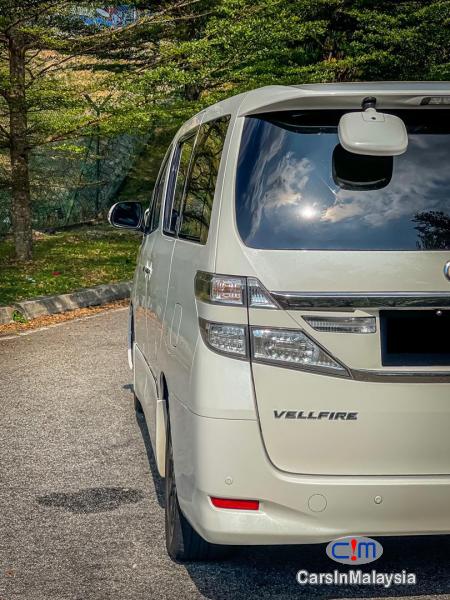Toyota Vellfire 2.4-LITER LUXURY FAMILY MPV Automatic 2012 - image 14
