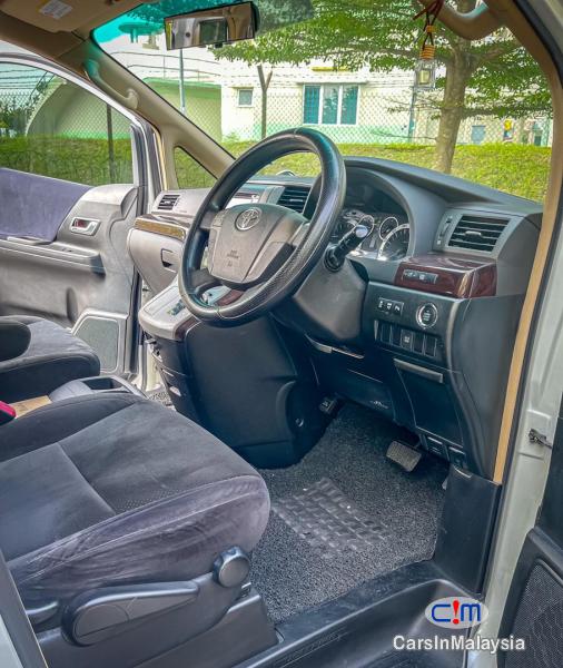 Toyota Vellfire 2.4-LITER LUXURY FAMILY MPV Automatic 2012 in Malaysia - image
