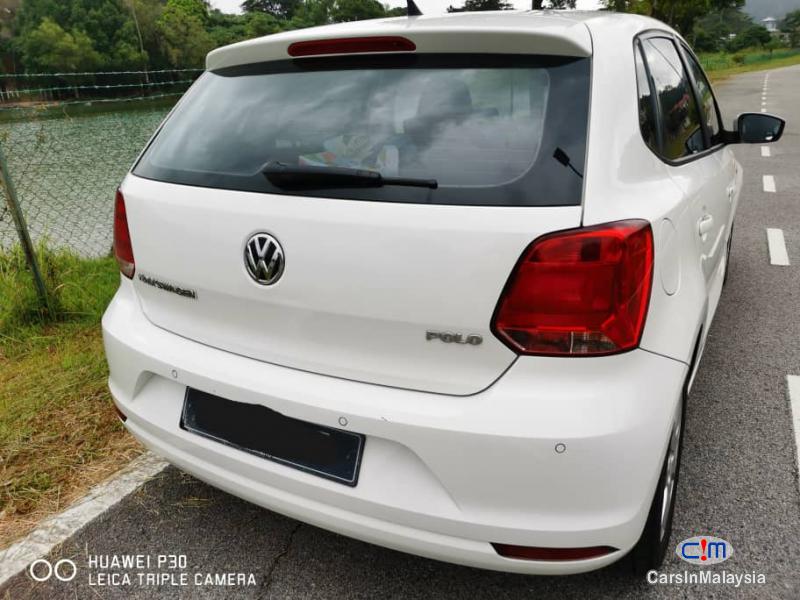 Volkswagen Polo Hatchback 1.6-LITER ECONOMY HACTHBACK Automatic 2015