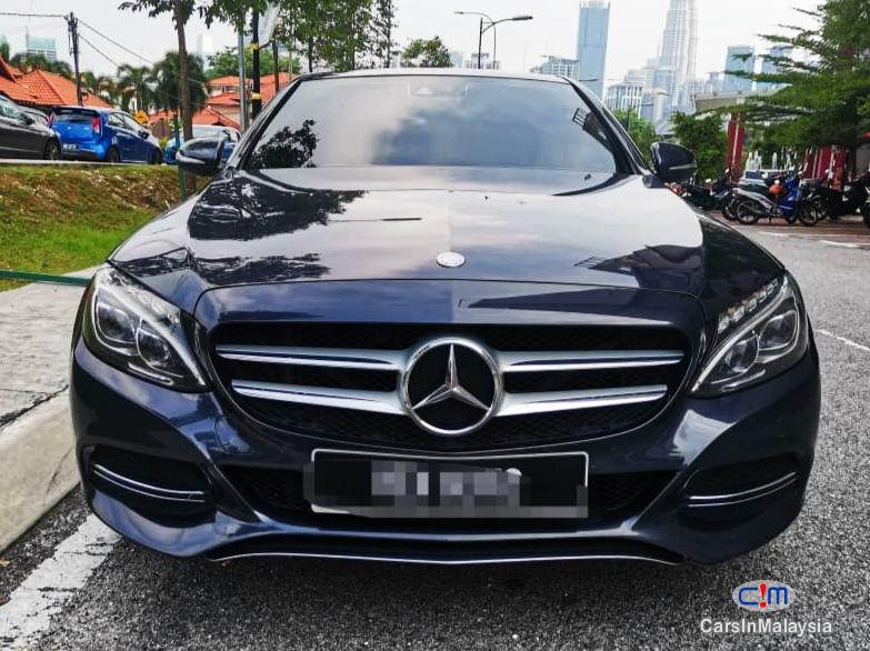 Mercedes Benz C200 2.0-LITER LUXURY SEDAN Automatic 2014 - image 14