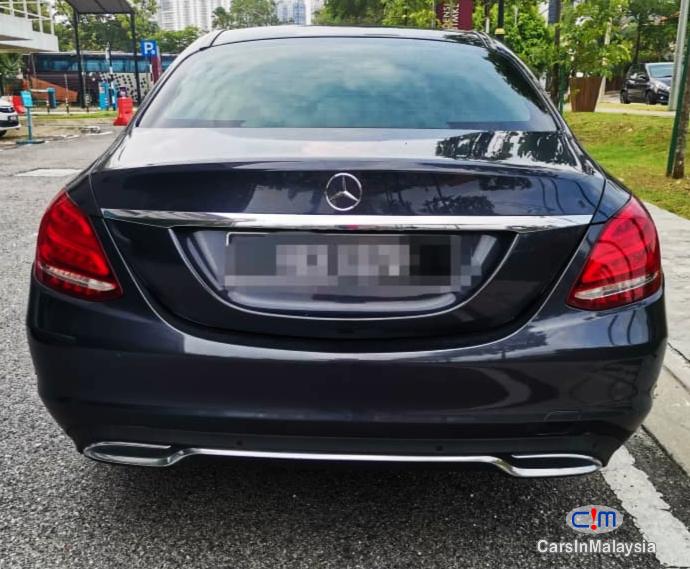 Mercedes Benz C200 2.0-LITER LUXURY SEDAN Automatic 2014 - image 15