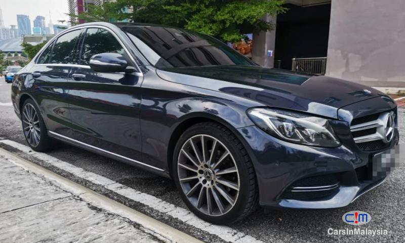 Mercedes Benz C200 2.0-LITER LUXURY SEDAN Automatic 2014
