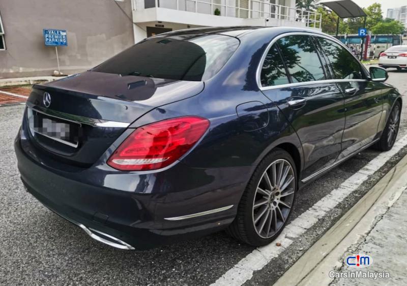 Mercedes Benz C200 2.0-LITER LUXURY SEDAN Automatic 2014 in Selangor