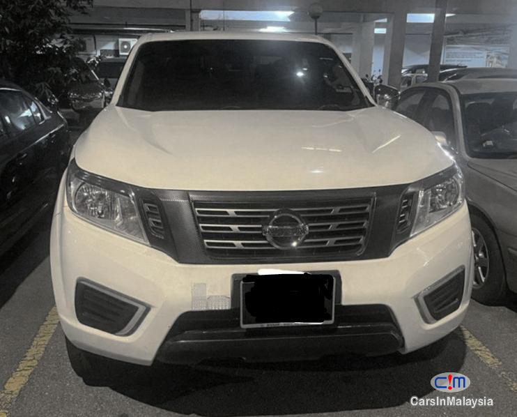 Nissan Navara 2.5-LITER DOUBLE CAB TURBO DIESEL Automatic 2020 - image 3