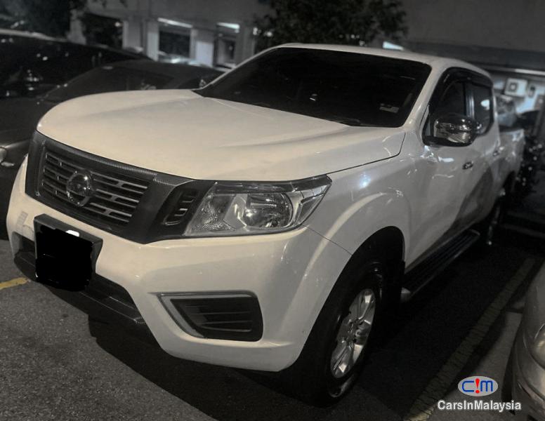 Nissan Navara 2.5-LITER DOUBLE CAB TURBO DIESEL Automatic 2020 - image 4