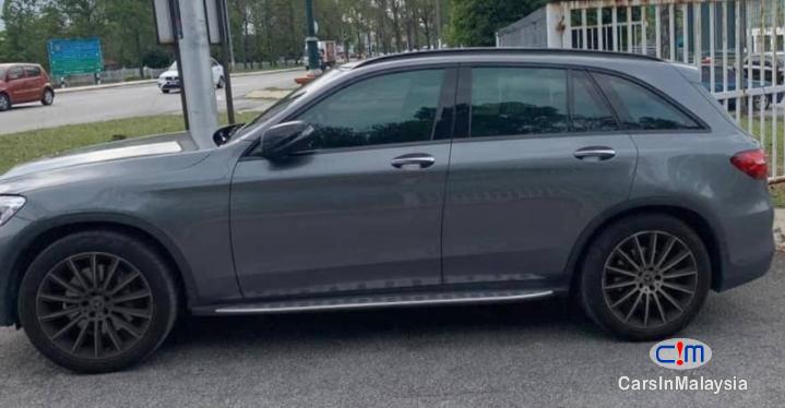 Mercedes Benz GLC250 2.0-LITER TURBOCHARGED KERETA SAMBUNG BAYAR Automatic 2019 in Kuala Lumpur